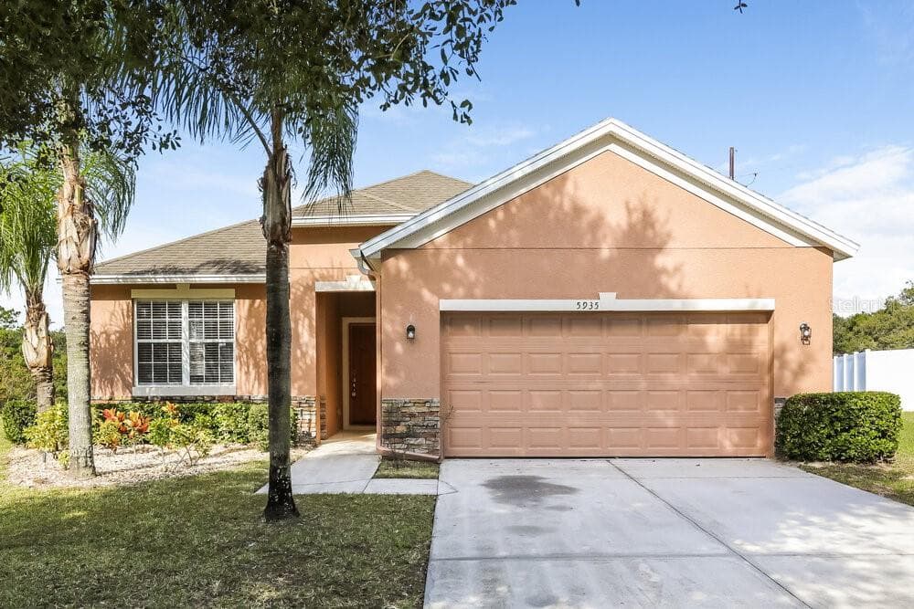 5935 COQUYT DRIVE MOUNT DORA, FL 32757