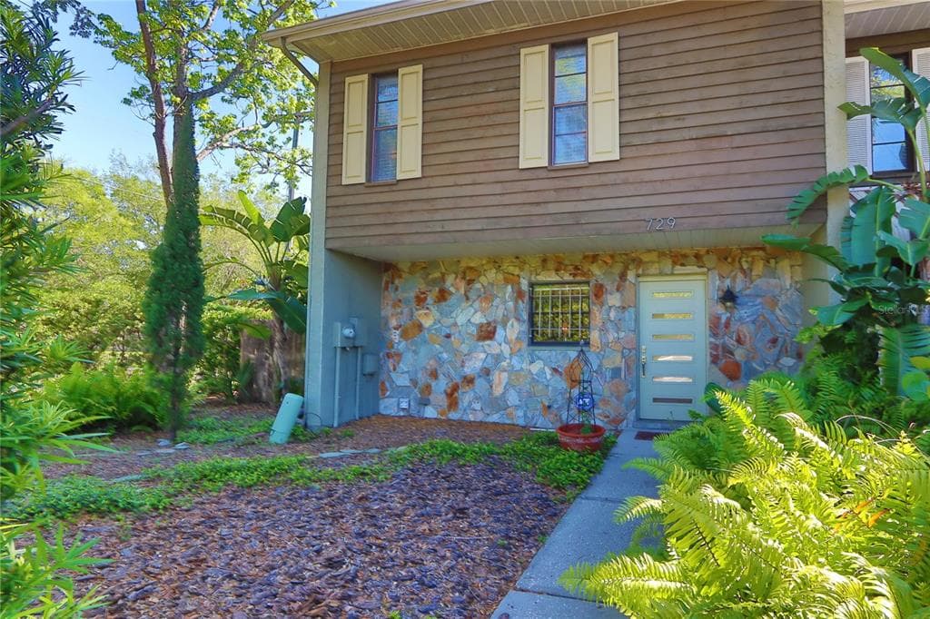 729 N HIMES AVENUE TAMPA, FL 33609