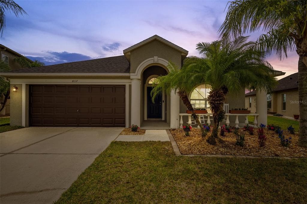 4037 WATERVILLE AVENUE WESLEY CHAPEL, FL 33543