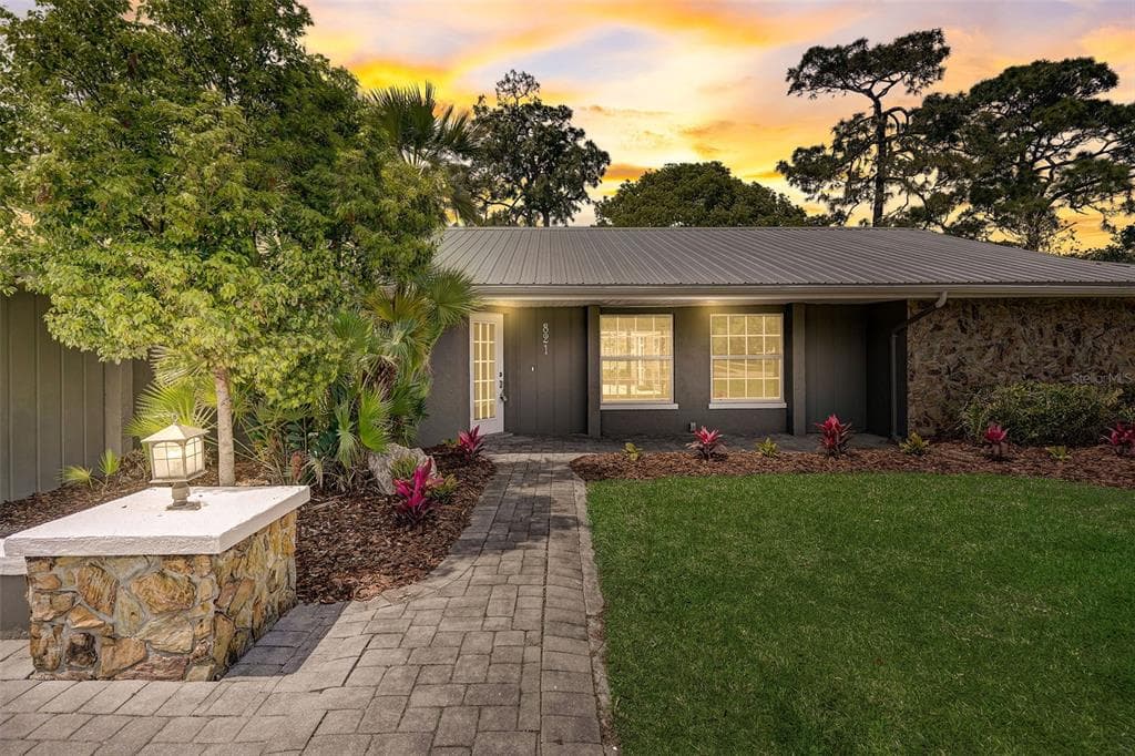 821 PENNSYLVANIA WAY SARASOTA, FL 34243