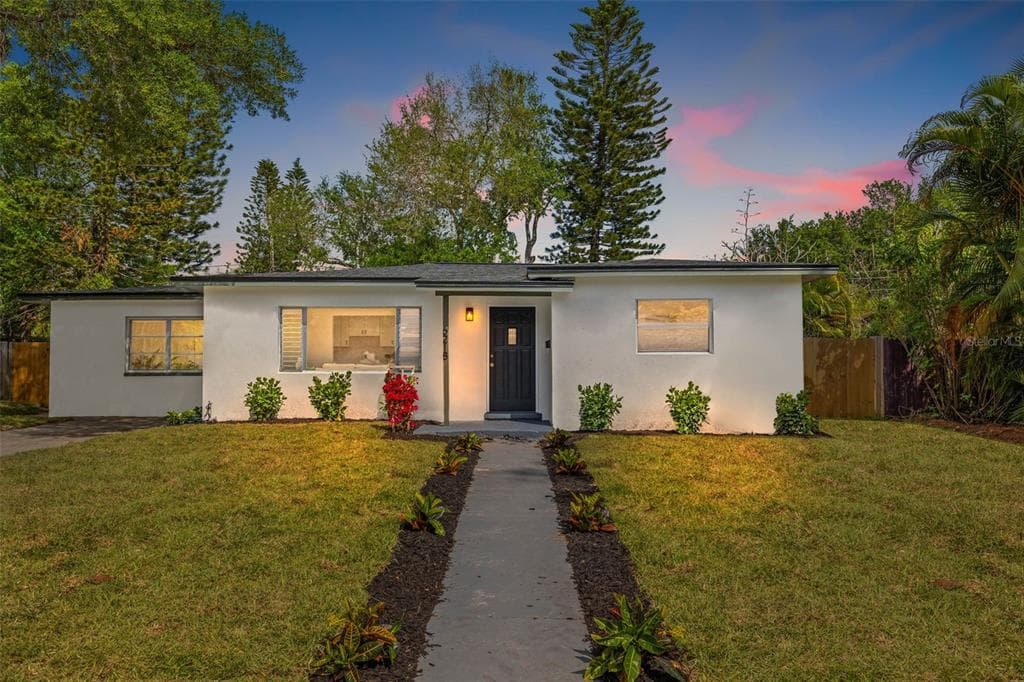 6218 7TH STREET S ST PETERSBURG, FL 33705