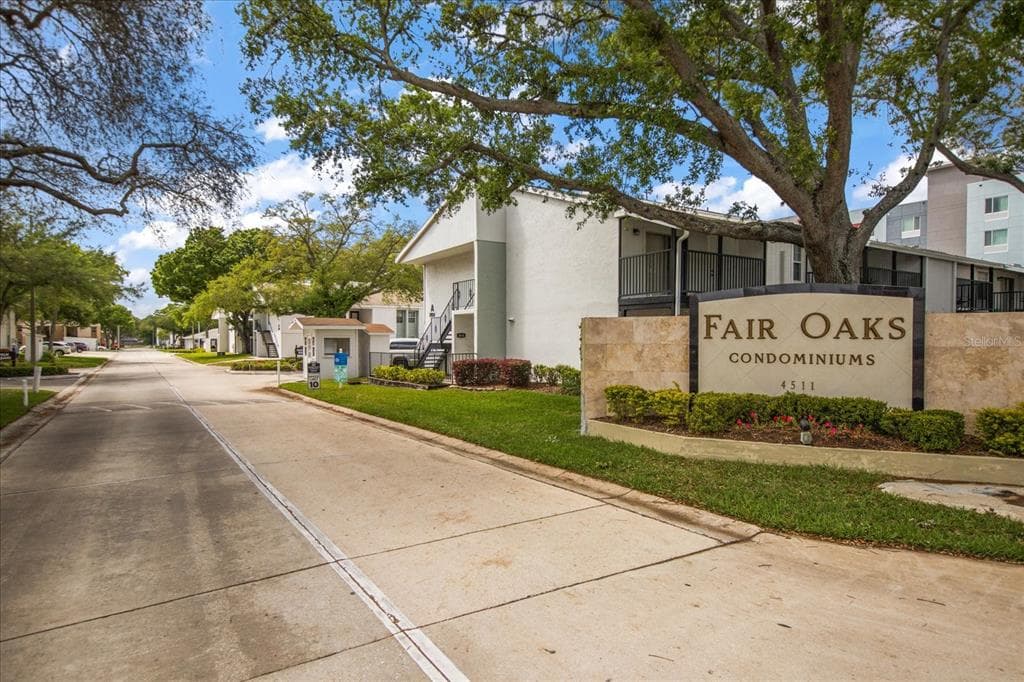 3817 N OAK DRIVE UNIT H32 TAMPA, FL 33611