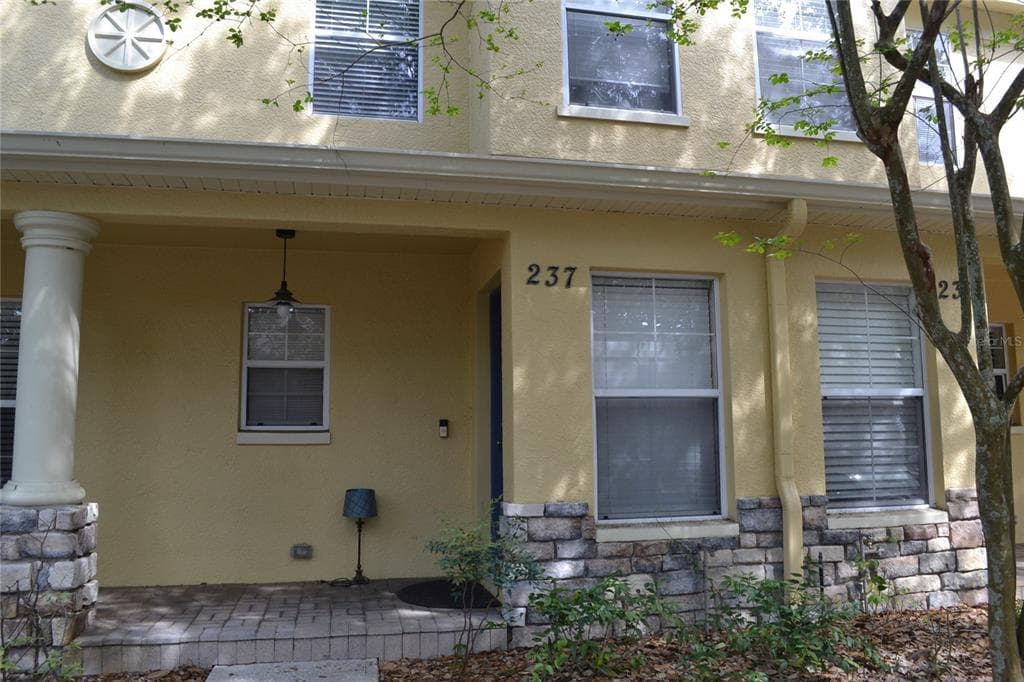 237 CASTLEKEEPER PLACE VALRICO, FL 33594