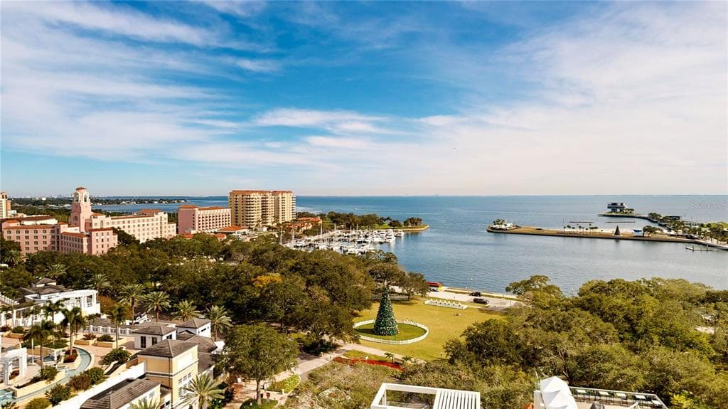 176 4TH AVENUE NE UNIT 1201 ST PETERSBURG, FL 33701