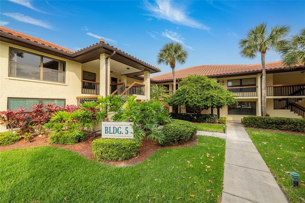 510 HAMMOCK PINE BOULEVARD UNIT 510 CLEARWATER, FL 33761