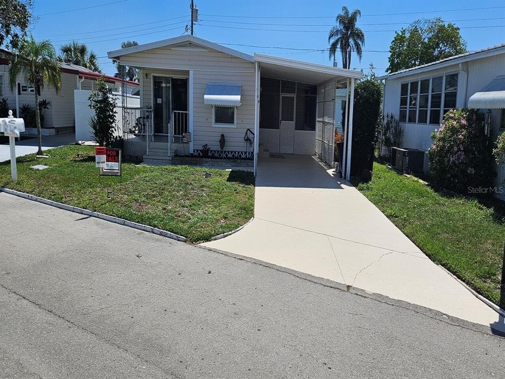 204 51ST AVENUE W BRADENTON, FL 34207