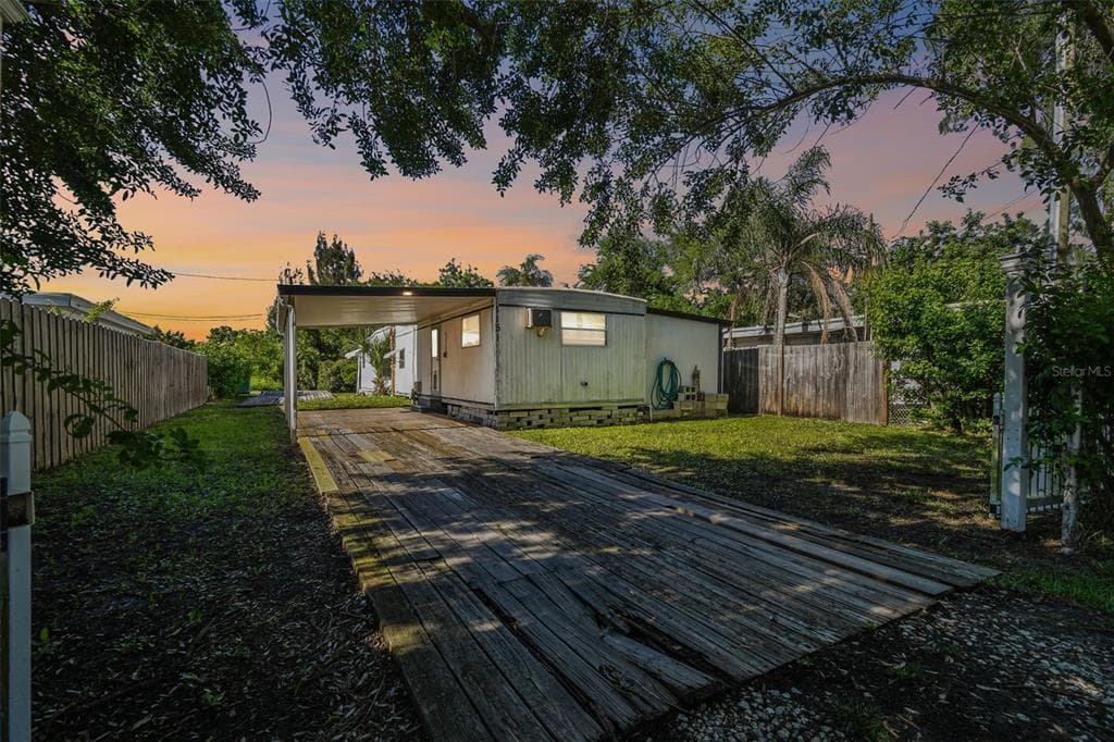1151 MONACO DRIVE NE ST PETERSBURG, FL 33702
