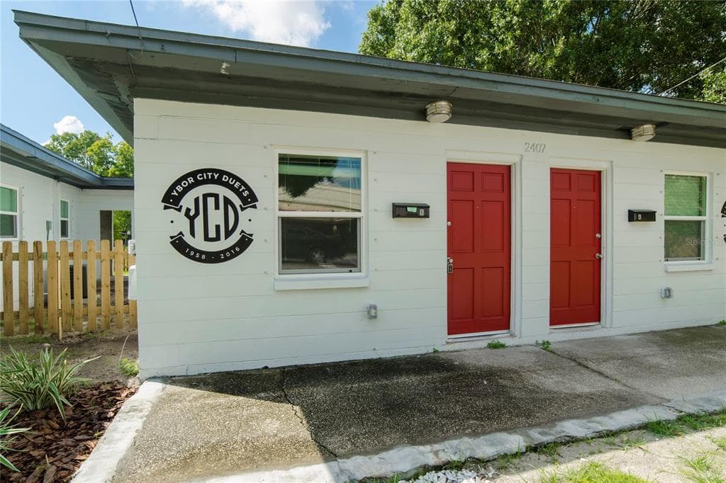 2407 E 12TH AVENUE UNIT B TAMPA, FL 33605