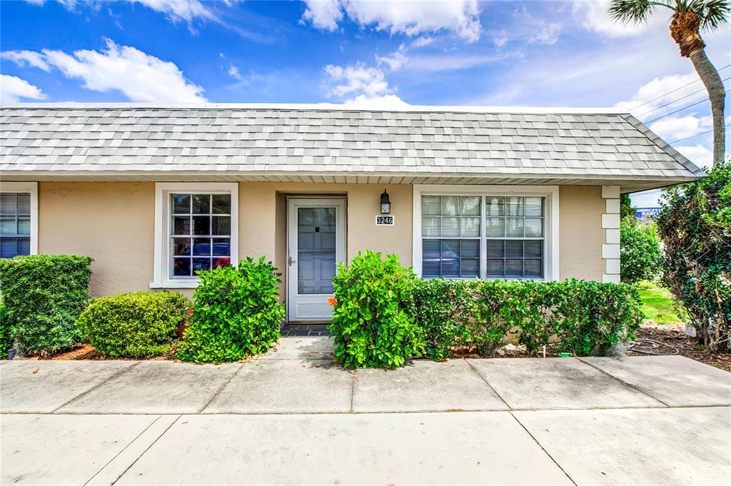 3246 TROPHY BOULEVARD NEW PORT RICHEY, FL 34655
