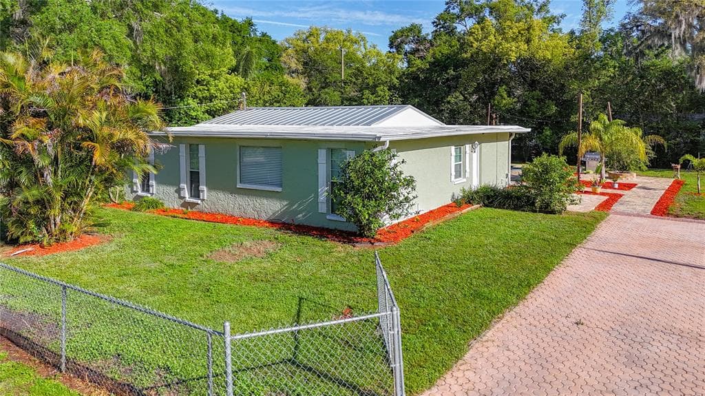 400 2ND AVENUE SE LUTZ, FL 33549