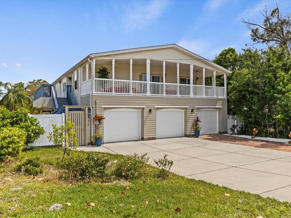 3014 BLUFF BOULEVARD HOLIDAY, FL 34691