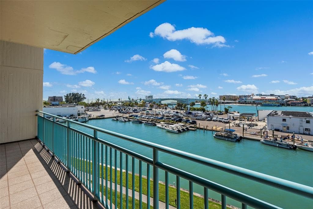 1 KEY CAPRI UNIT 405W TREASURE ISLAND, FL 33706