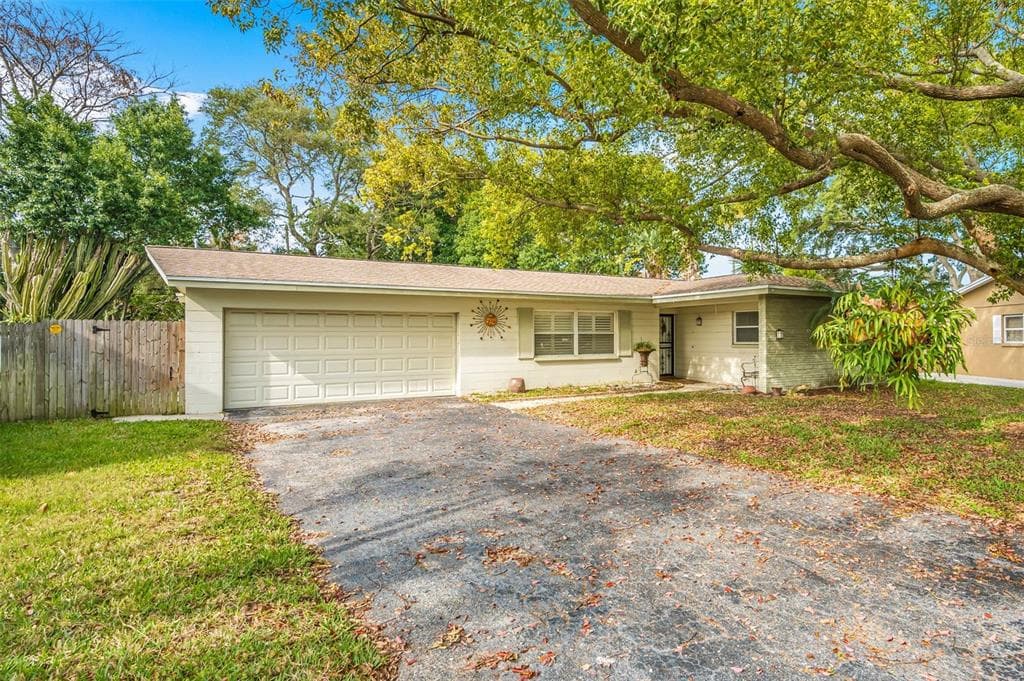 10380 TANGELO ROAD SEMINOLE, FL 33772
