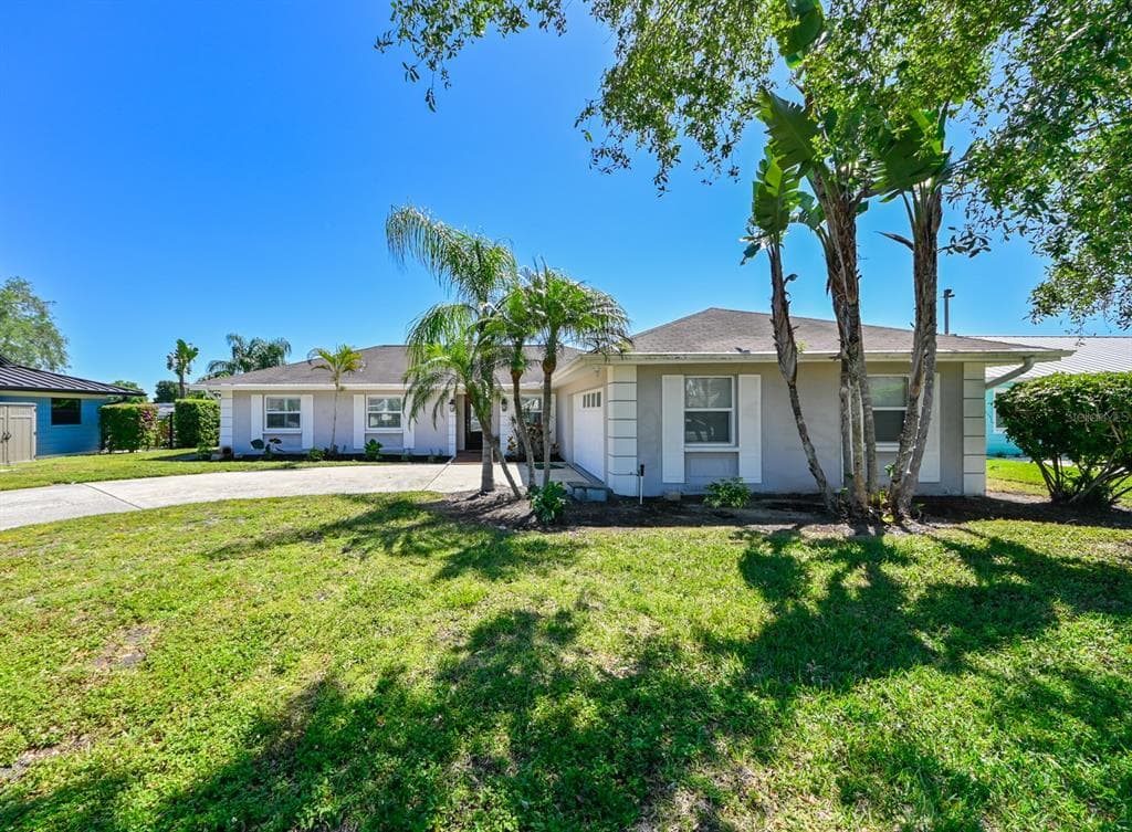 3913 FONTAINBLEAU DRIVE TAMPA, FL 33634