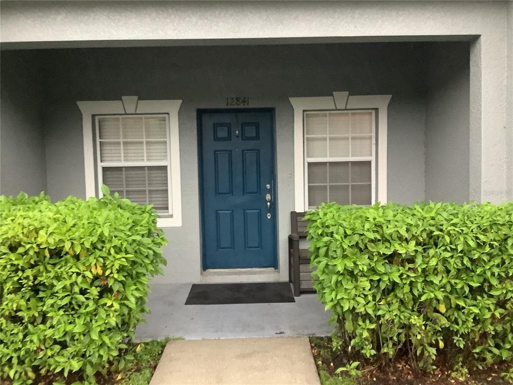 12841 KINGS CROSSING DRIVE