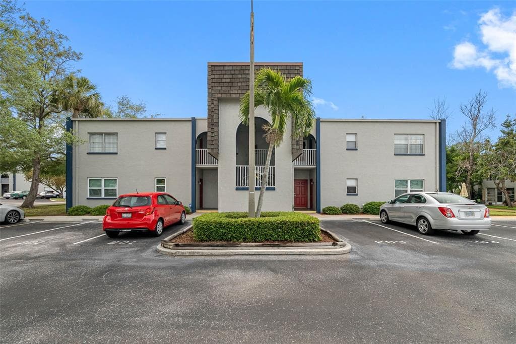 3146 29TH AVENUE N UNIT 103 ST PETERSBURG, FL 33713