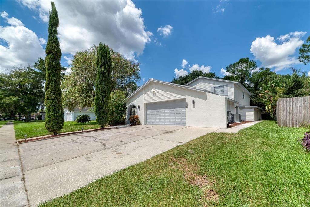 15722 GARDENSIDE LANE TAMPA, FL 33624