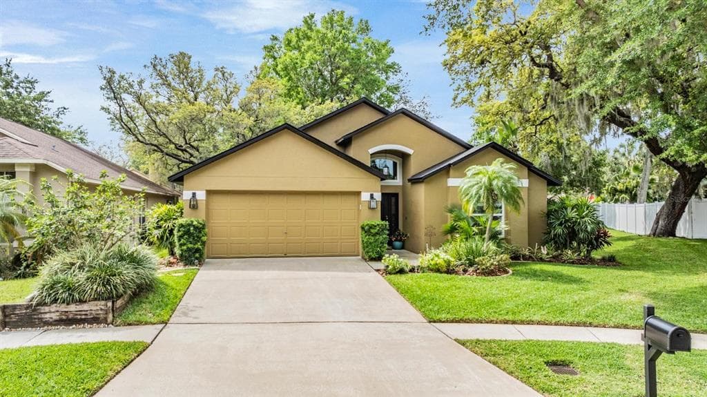 2513 SIENA WAY VALRICO, FL 33596