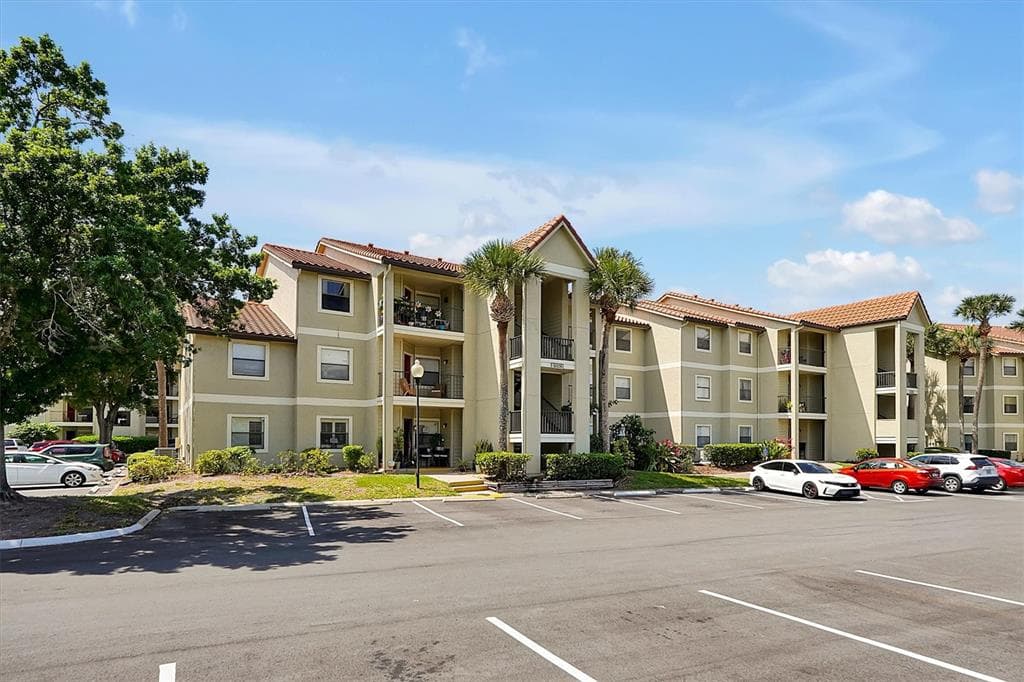 3008 PARKWAY BOULEVARD UNIT 303 KISSIMMEE, FL 34747