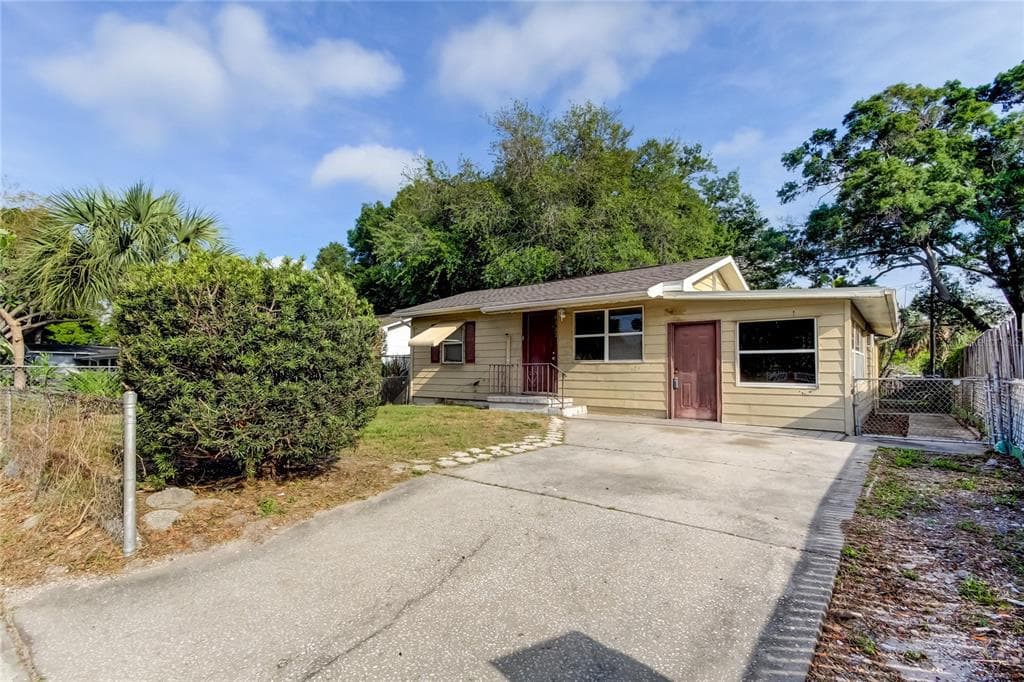 4137 40TH AVENUE N ST PETERSBURG, FL 33714