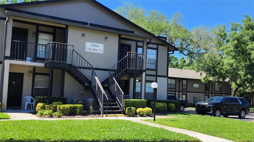 3944 TUMBLE WOOD TRAIL UNIT 203 TAMPA, FL 33613