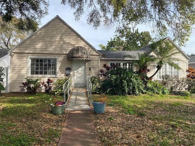 4245 BURLINGTON AVENUE N ST PETERSBURG, FL 33713