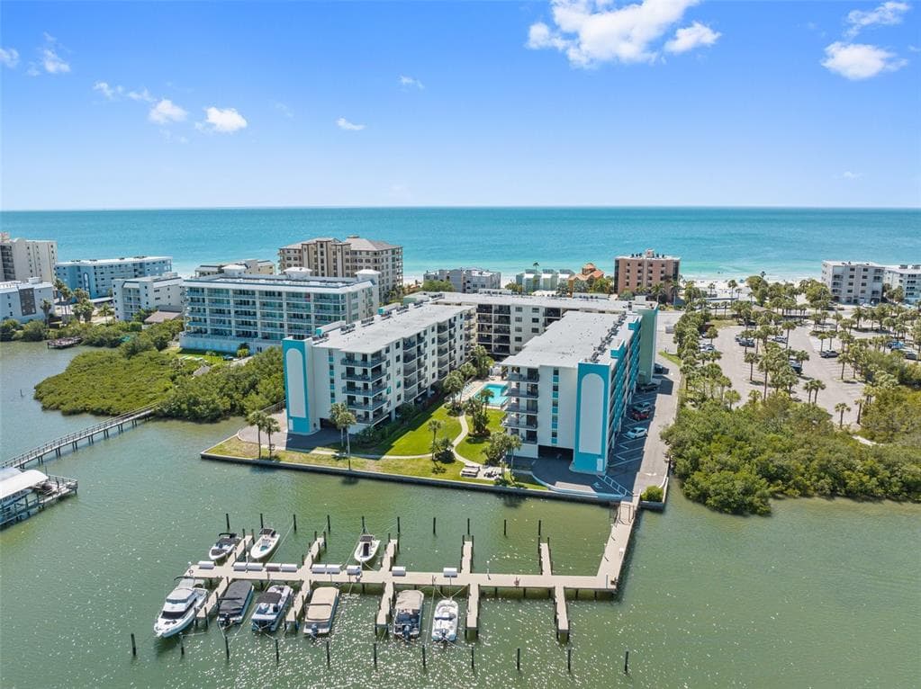 19531 GULF BOULEVARD UNIT 307 INDIAN SHORES, FL 33785