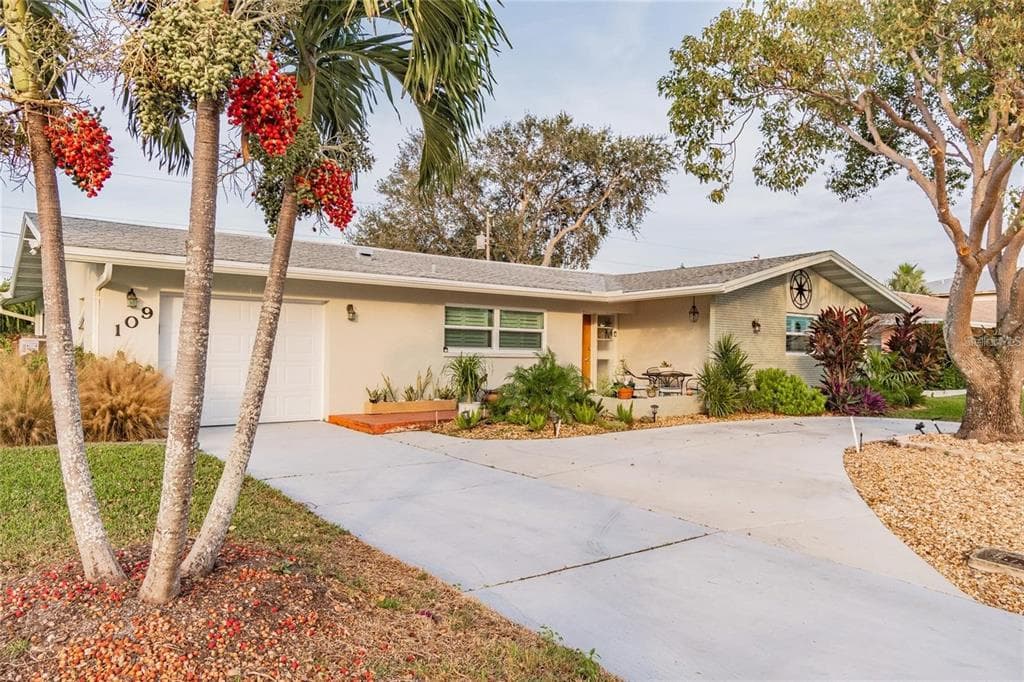 109 24TH STREET BELLEAIR BEACH, FL 33786