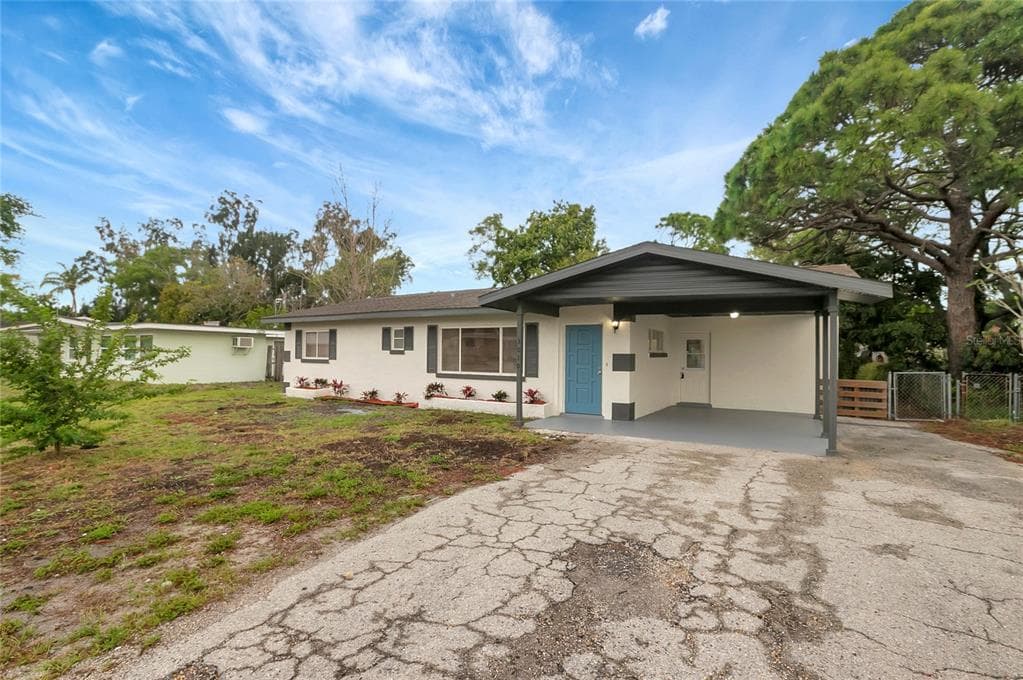 3010 39TH AVENUE W BRADENTON, FL 34205