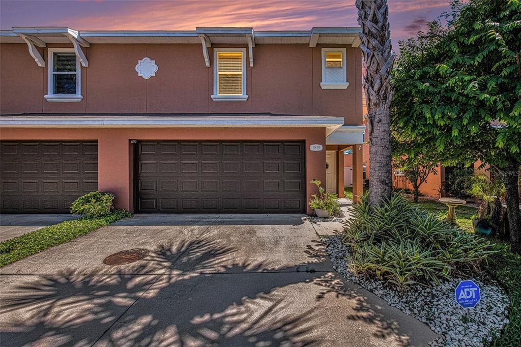 1819 SOMMARIE WAY TARPON SPRINGS, FL 34689