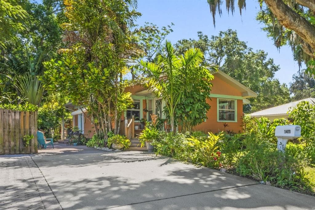 1411 19TH STREET W BRADENTON, FL 34205