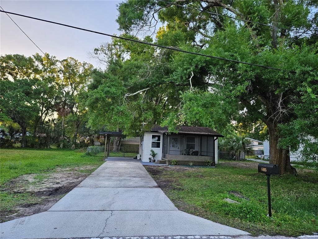 6405 ELLIOT DRIVE TAMPA, FL 33615