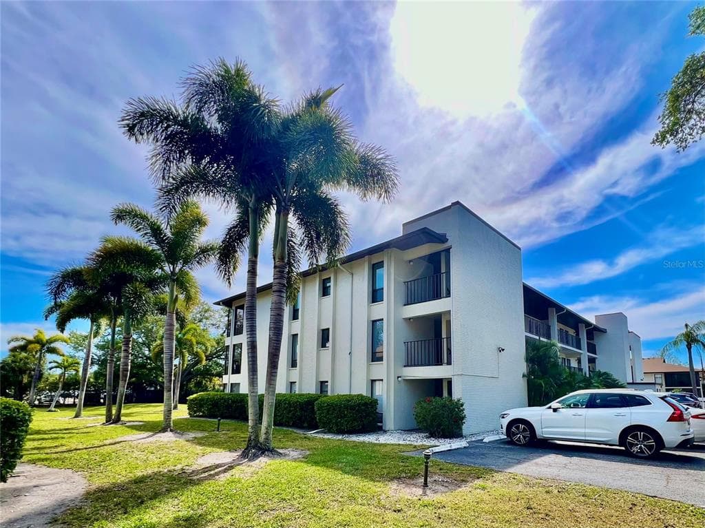 7203 CURTISS AVENUE UNIT 1A SARASOTA, FL 34231