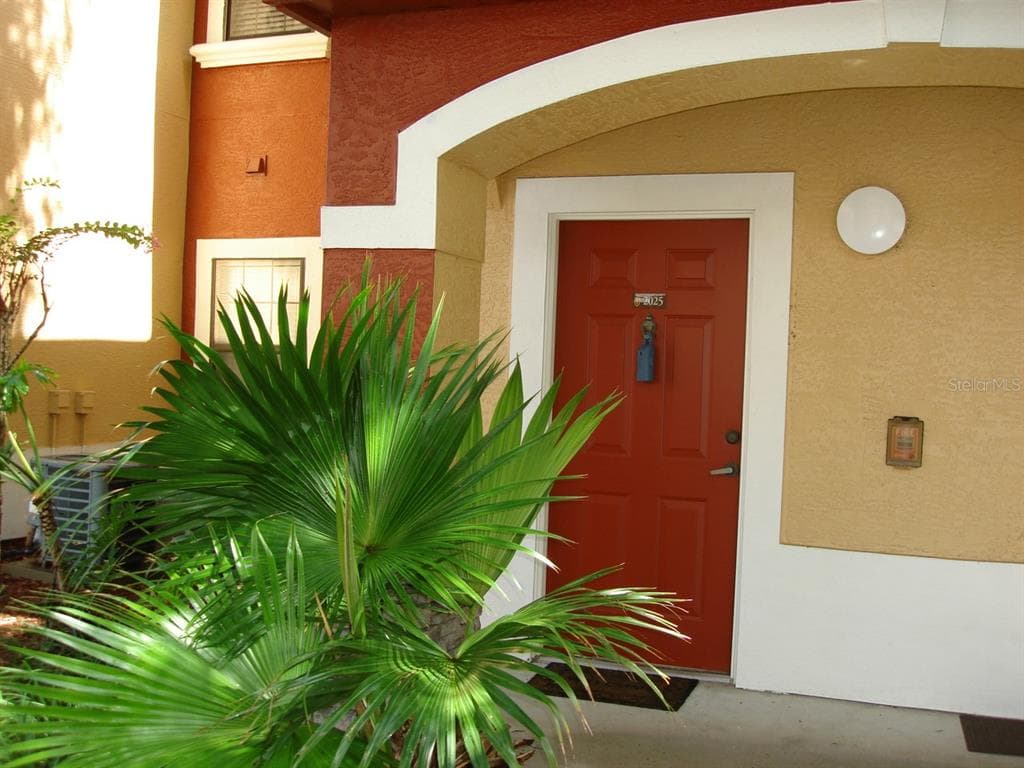 2279 PORTOFINO PLACE UNIT 20-202 PALM HARBOR, FL 34683
