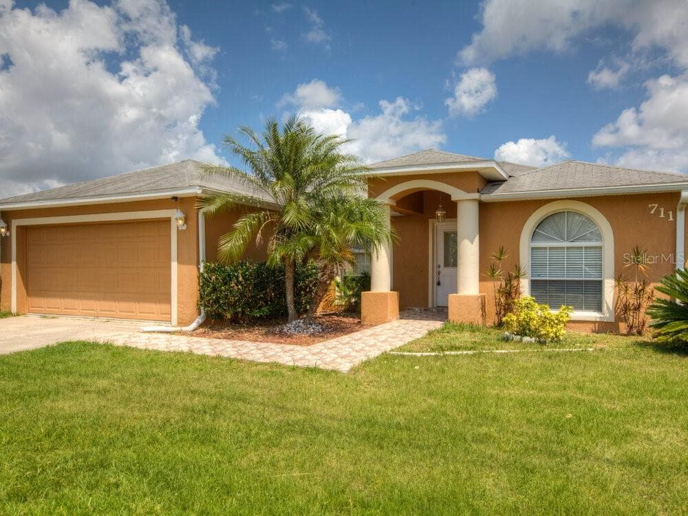 711 PELICAN COURT POINCIANA, FL 34759