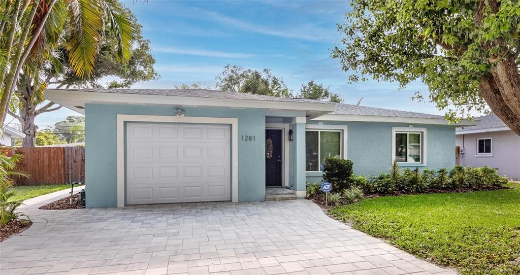 1281 ROBIN HOOD LANE