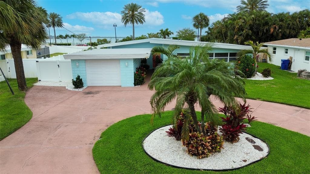8023 CAUSEWAY BOULEVARD S ST PETERSBURG, FL 33707