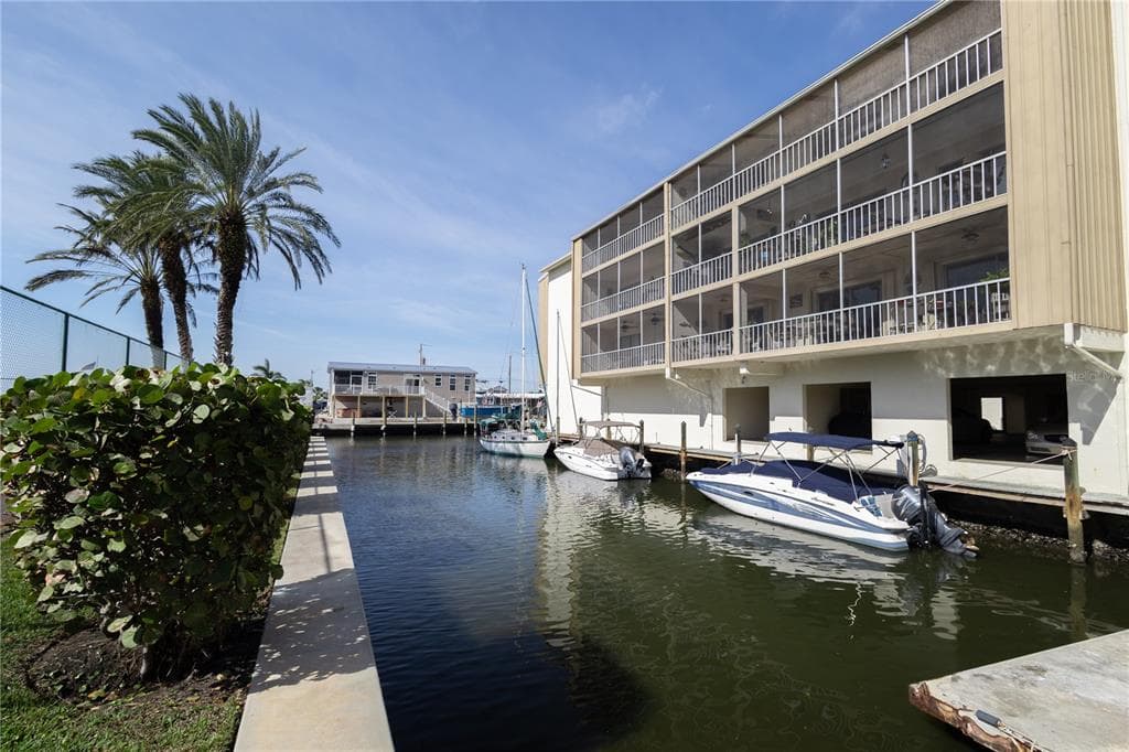 1714 69TH AVENUE W UNIT C307 BRADENTON, FL 34207