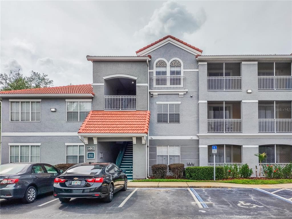 18001 RICHMOND PLACE DRIVE UNIT 633 TAMPA, FL 33647