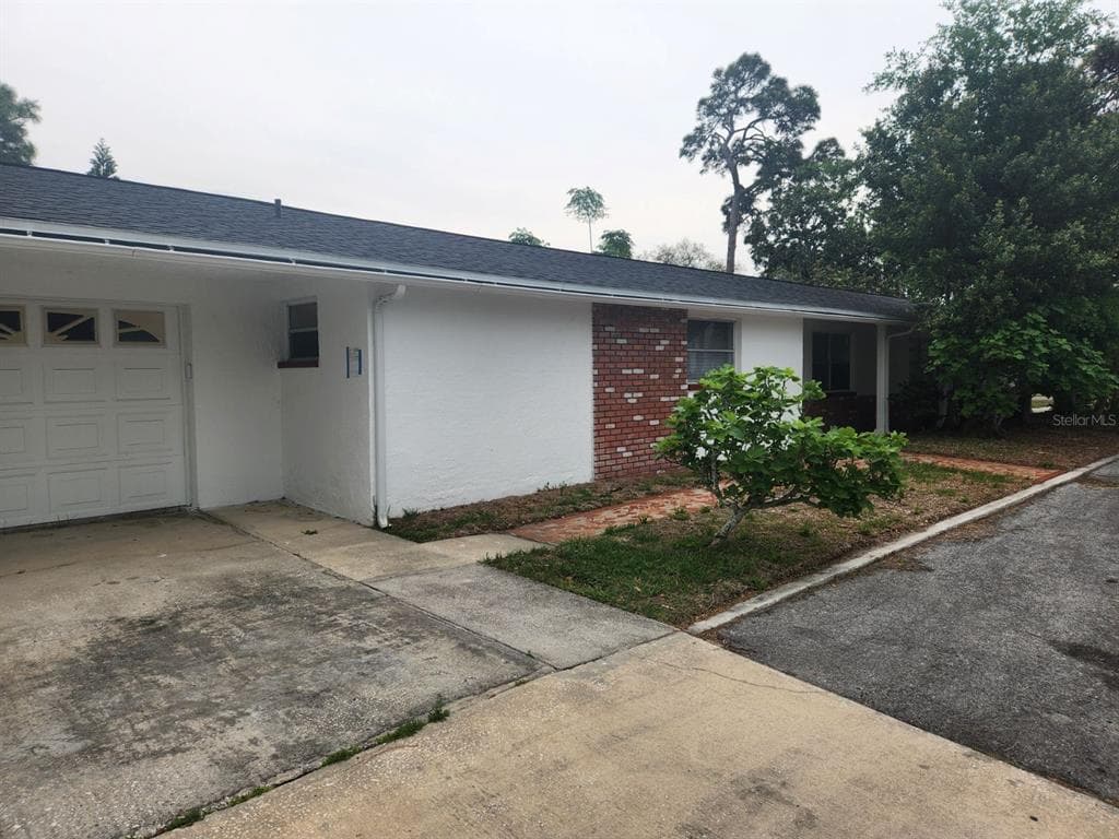 5823 ELM STREET NEW PORT RICHEY, FL 34652