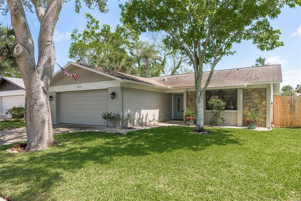 1367 HOMESTEAD DRIVE PALM HARBOR, FL 34683