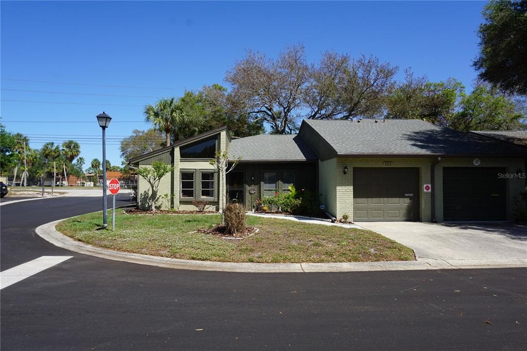 2101 SUNSET POINT ROAD UNIT 101 CLEARWATER, FL 33765