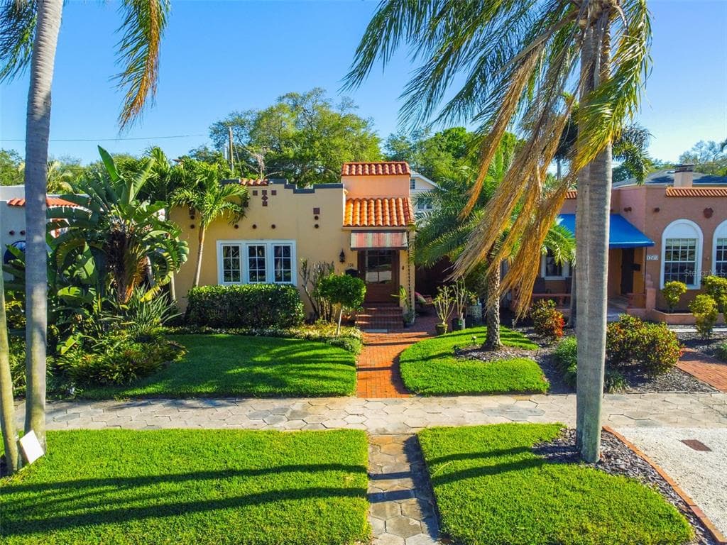 136 19TH AVENUE NE ST PETERSBURG, FL 33704
