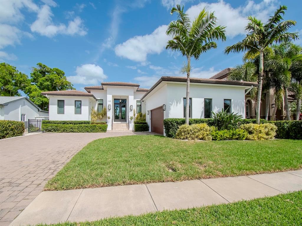 145 ALMEDO WAY NE ST PETERSBURG, FL 33704