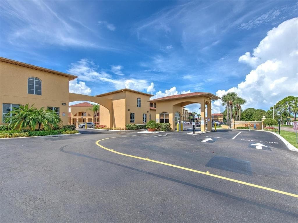 4345 BAYSIDE VILLAGE DRIVE UNIT 102 TAMPA, FL 33615