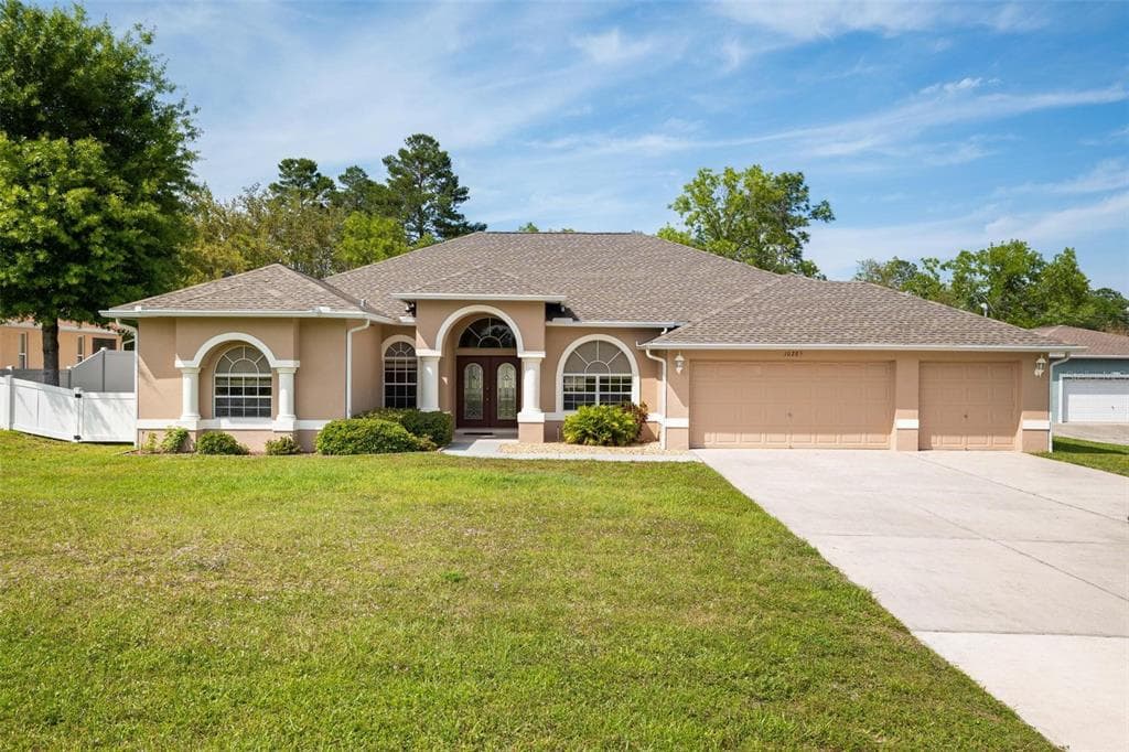 10285 DOTTED WREN AVENUE WEEKI WACHEE, FL 34613