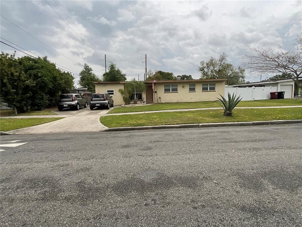 611 YUCATAN DRIVE ORLANDO, FL 32807