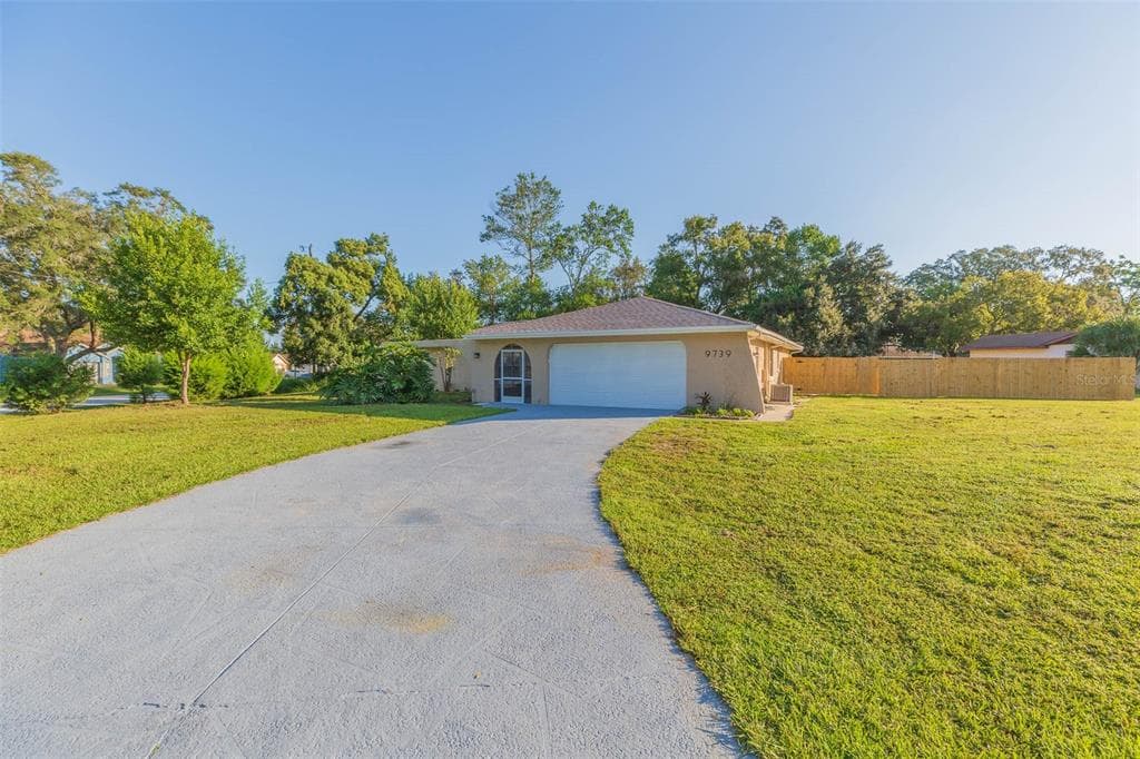 9739 HORIZON DRIVE SPRING HILL, FL 34608