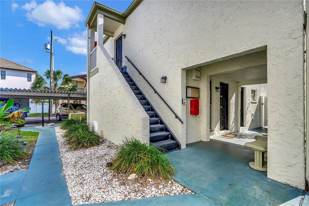 4611 W NORTH B STREET UNIT 1 TAMPA, FL 33609