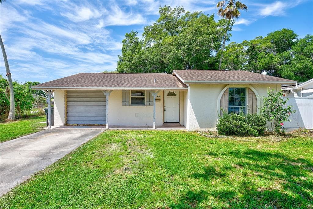 7924 WOODGROVE CIRCLE TAMPA, FL 33615